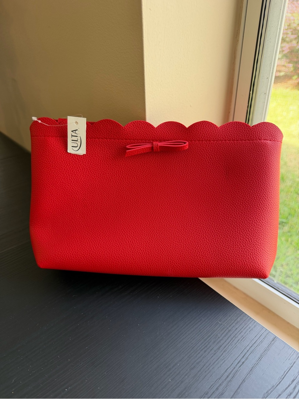Ulta Beauty NWT Red Scalloped Cosmetic Makeup Bag With Tassel Zip